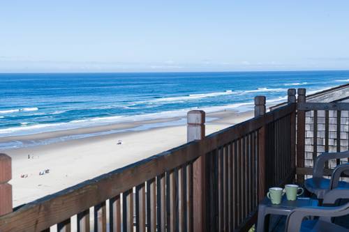 Above It All With Fantastic Ocean Views, Lincoln City