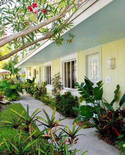 An Island Getaway at Palm Tree Villas, Holmes Beach