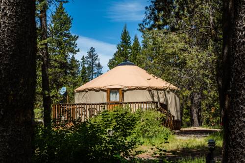 Bend-Sunriver Camping Resort 24 ft. Yurt 12, Sunriver