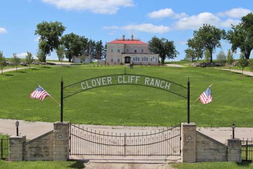 Clover Cliff Ranch Bed and Breakfast, Elmdale