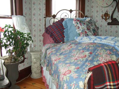 Enchanted Nights B&B, Kittery