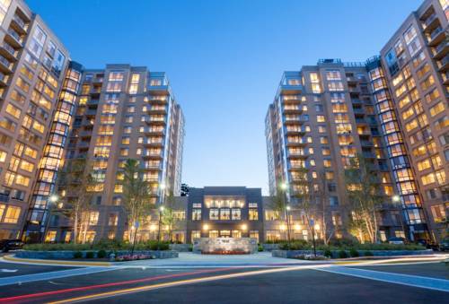 Global Luxury Suites at Hidden Creek, Reston