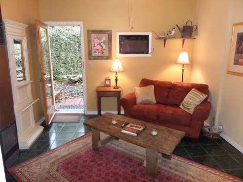 Harken Lodging Vacation Rentals, Eureka Springs