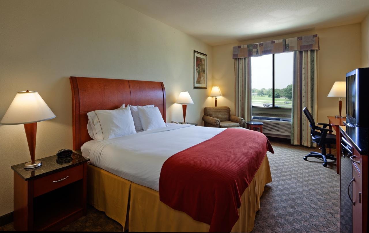 Holiday Inn Express Hotel and Suites Fairfield-North, Fairfield