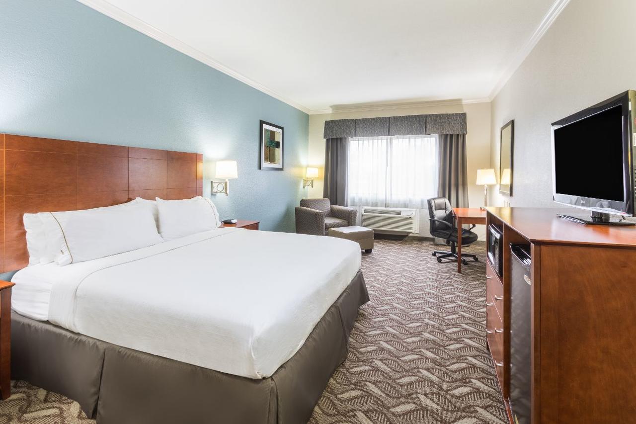 Holiday Inn Express Hotel and Suites Lake Charles, Lake Charles