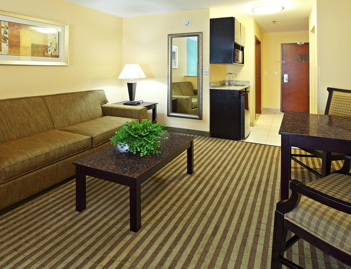 Holiday Inn Express Hotel & Suites Carthage, Carthage