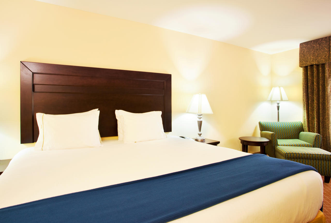 Holiday Inn Express Hotel & Suites Chicago South Lansing, Lansing