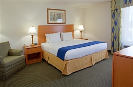 Holiday Inn Express Hotel & Suites Columbus, Columbus
