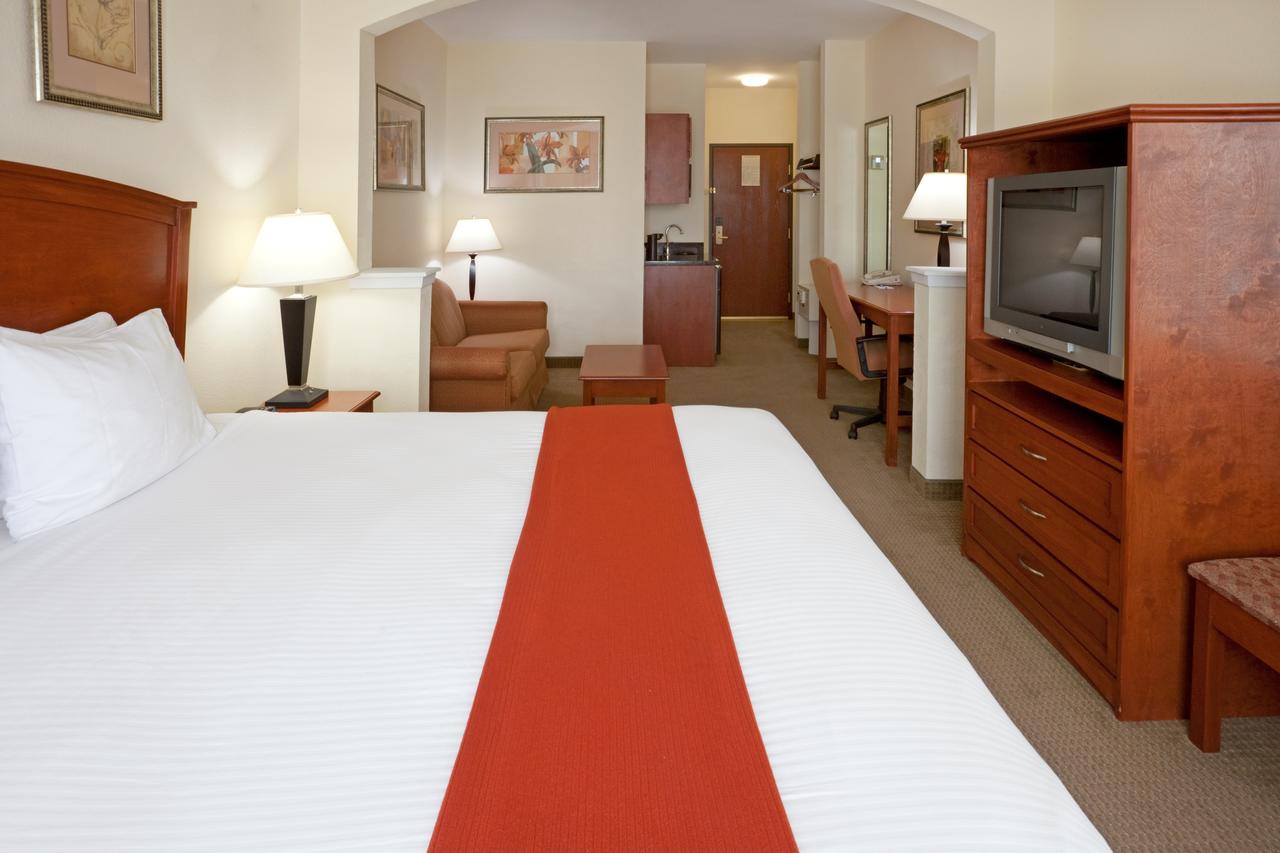 Holiday Inn Express Hotel & Suites Decatur, TX, Decatur