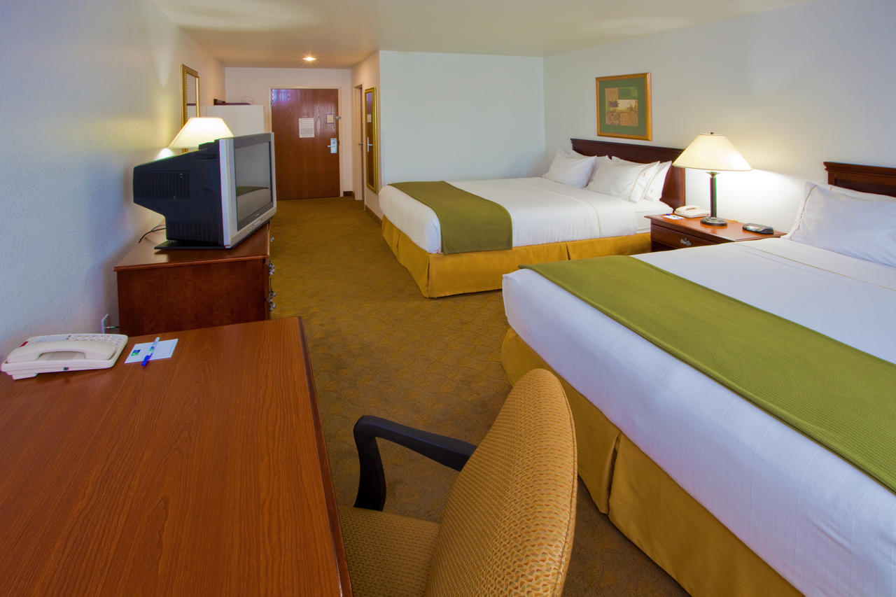 Holiday Inn Express Hotel & Suites Elkins, Elkins