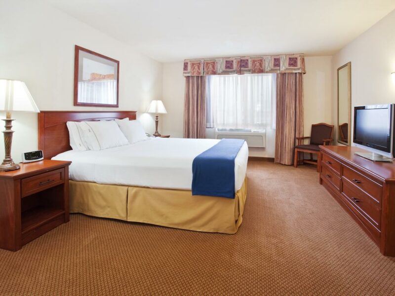 Holiday Inn Express Hotel & Suites Farmington, Farmington