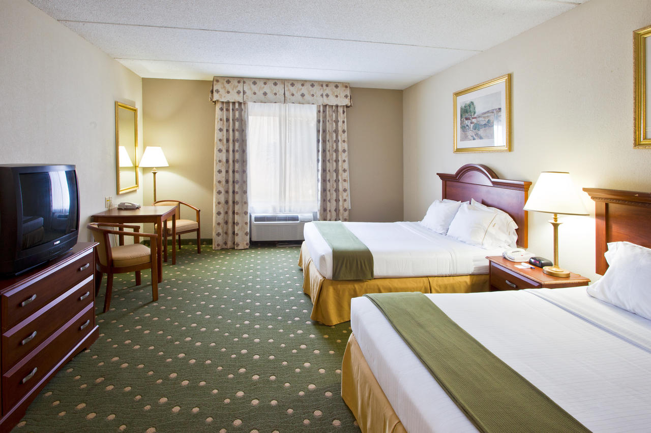 Holiday Inn Express Hotel & Suites Live Oak, Live Oak