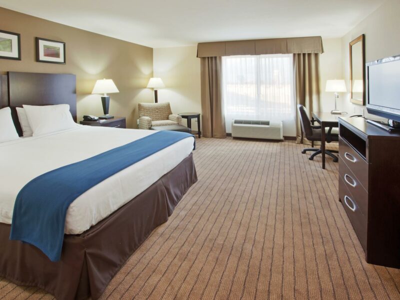 Holiday Inn Express Hotel & Suites Merced, Merced