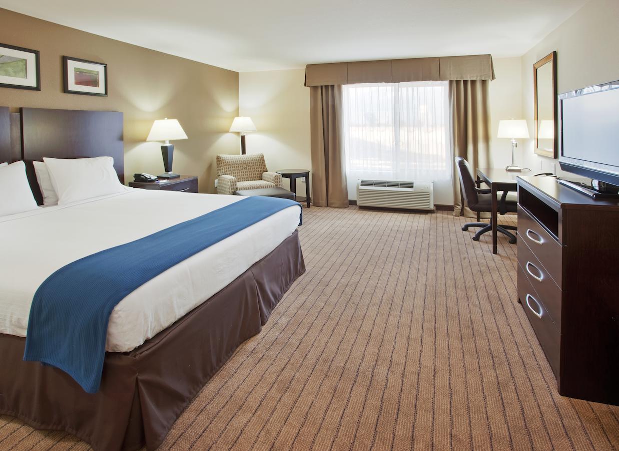 Holiday Inn Express Hotel & Suites Merced, Merced