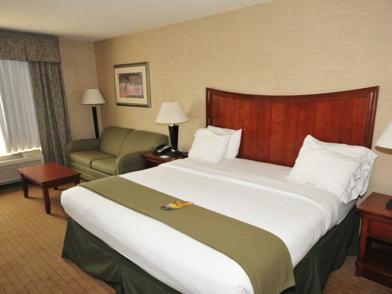 Holiday Inn Express Hotel & Suites Urbana-Champaign-U of I Area, Champaign