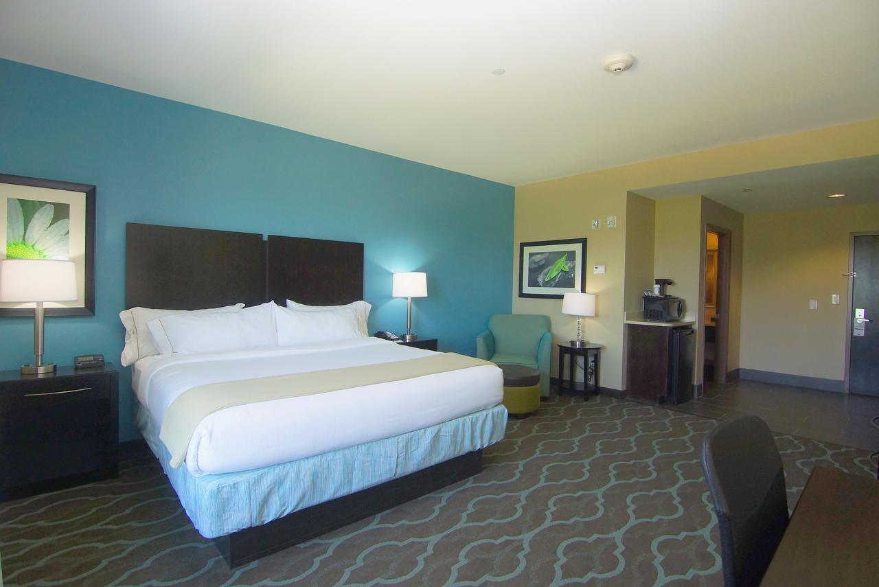 Holiday Inn Express Hotels & Suites Cuero, Cuero