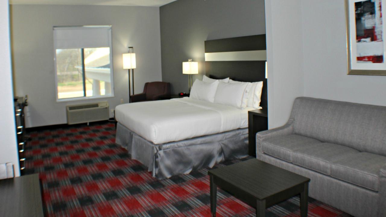 Holiday Inn Express & Suites Bonham, Bonham