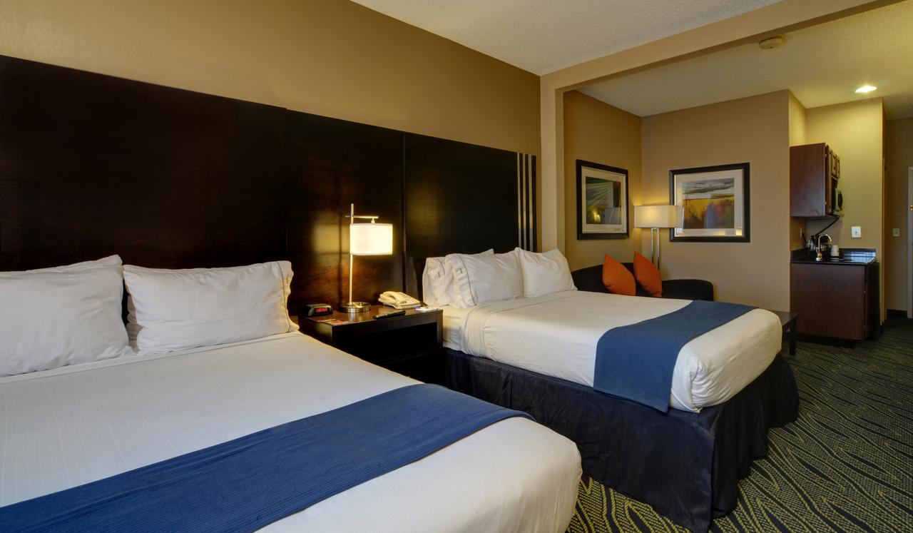 Holiday Inn Express & Suites Midwest City, Midwest City