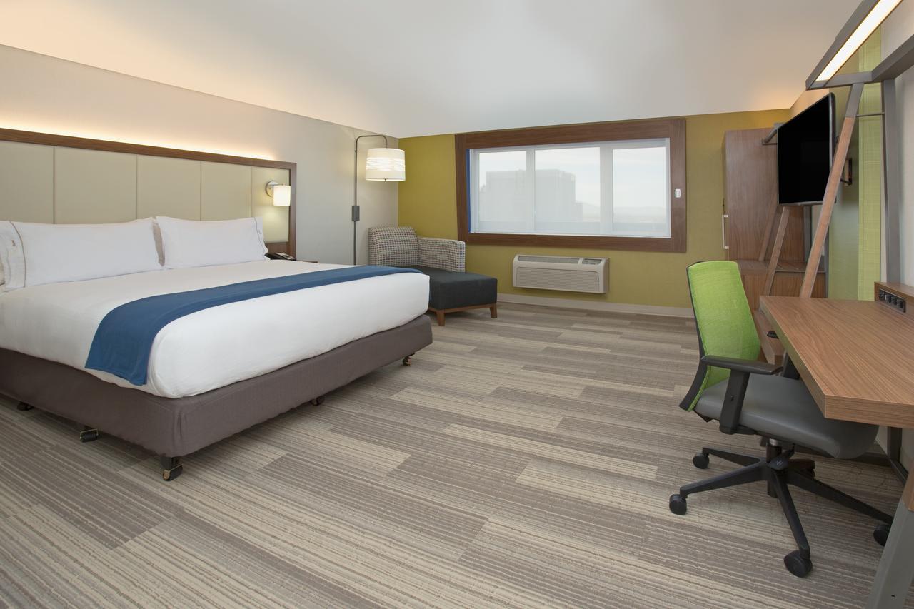 Holiday Inn Express & Suites Pahrump, Pahrump