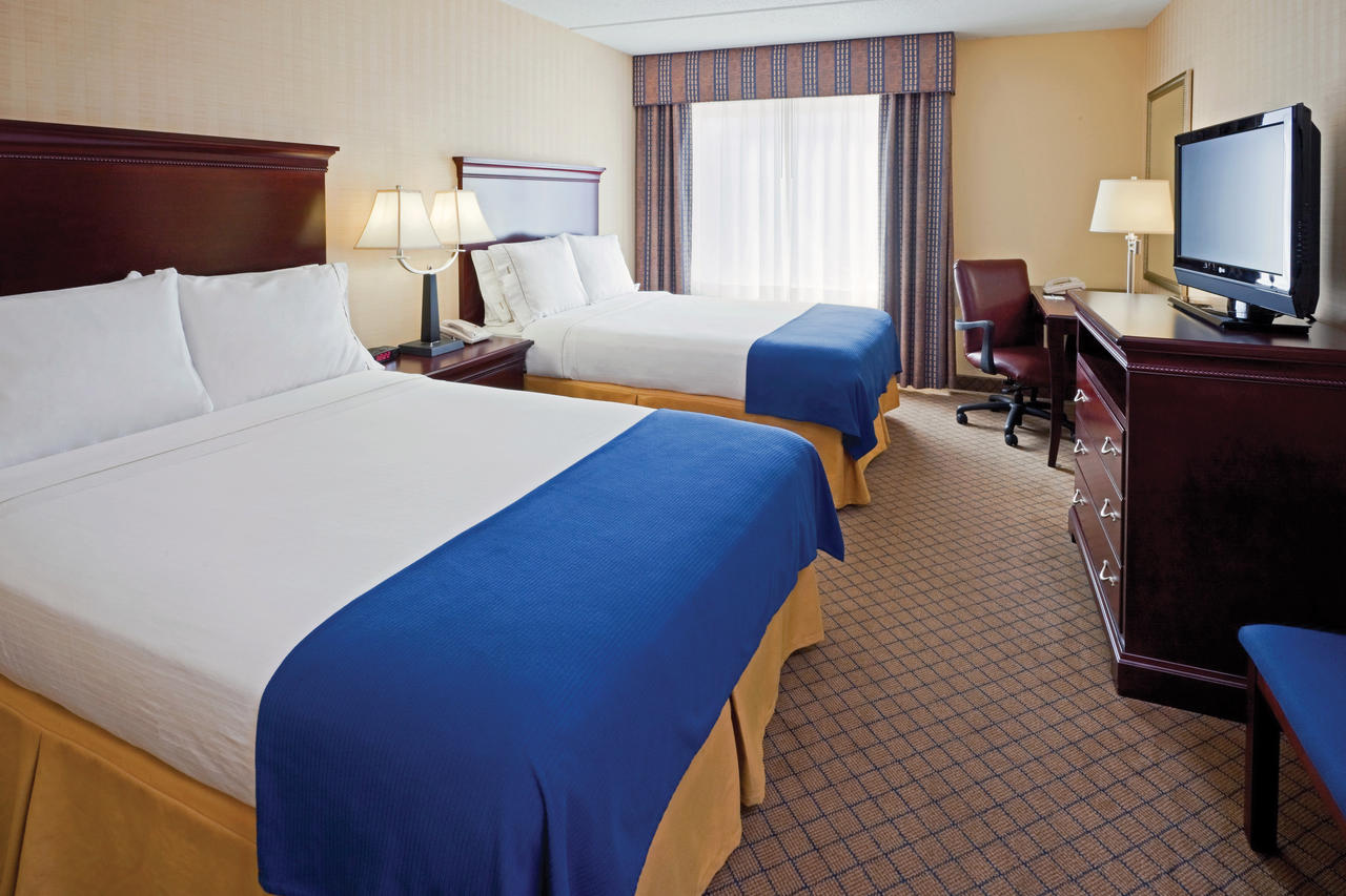 Holiday Inn Express & Suites West Long Branch - Eatontown, West Long Branch