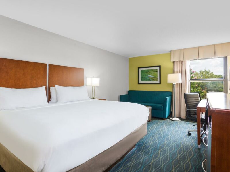 Holiday Inn Express & Suites Wilmington-University Center, Wilmington