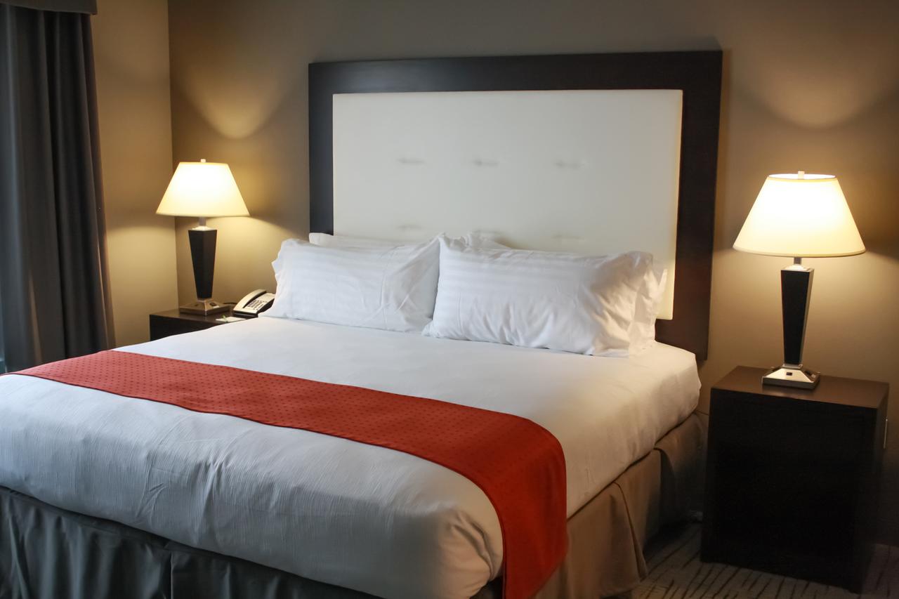 Holiday Inn Hotel & Suites Davenport, Davenport