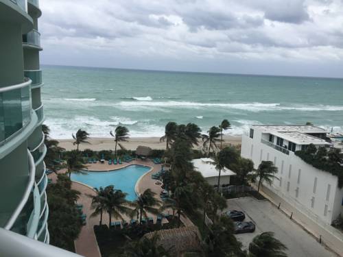 Hollywood Beach Side Apartments, Hollywood