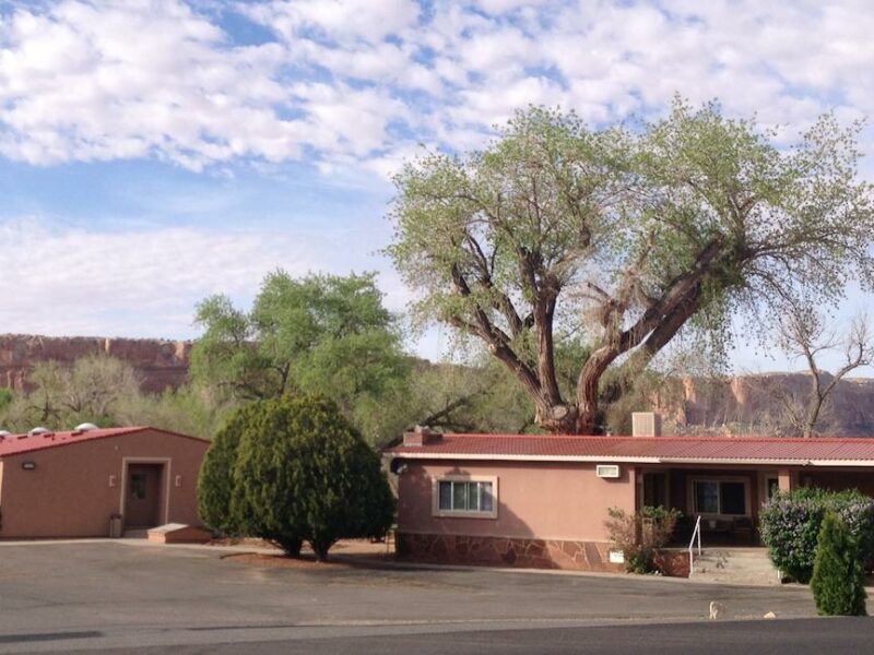 Kokopelli Inn, Bluff