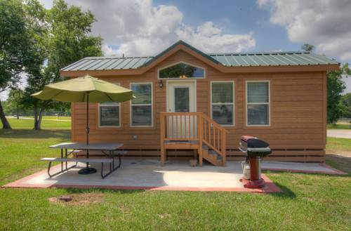 Lake Conroe Two-Bedroom Cabin 13, Willis