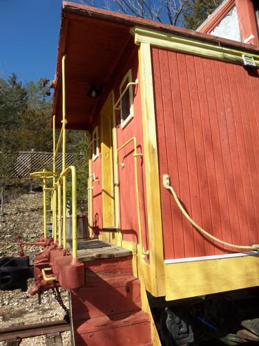 Livingston Junction Cabooses and Cabin, Eureka Springs
