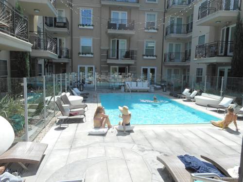 Luxury 2-Bedroom, 2-Bathroom w Pool, Los Angeles