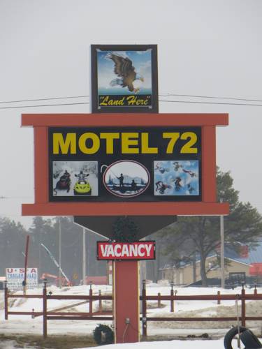 Motel 72, Grayling