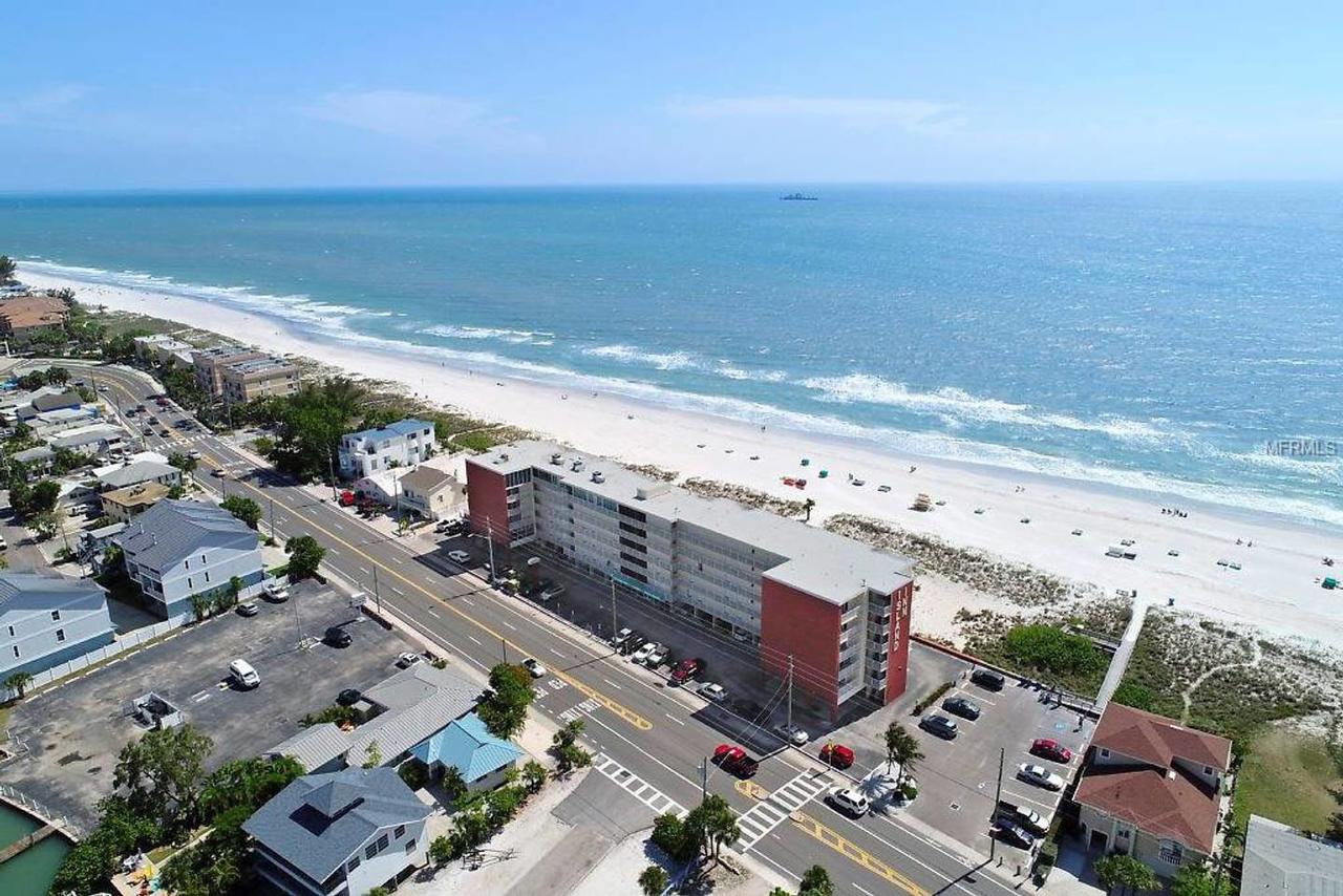 Ocean View Apartment Right on the Beach, St. Pete Beach