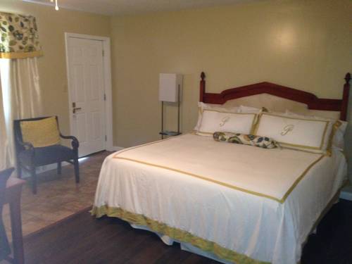 Pleasure Point Inn and Suites, Monticello