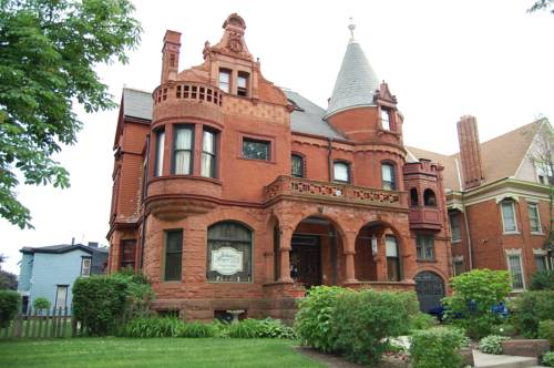 Schuster Mansion Bed & Breakfast, Milwaukee