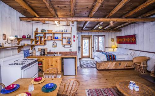 Taos Goji Farm & Eco-Lodge Retreat, Arroyo Seco