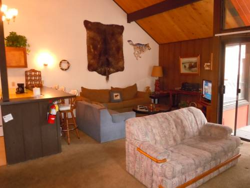 Three-Bedroom Standard Unit #11 by Escape For All Seasons, Big Bear Lake