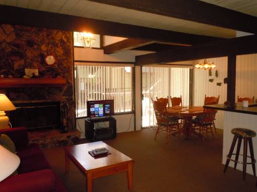 Two-Bedroom Deluxe Unit #52 by Escape For All Seasons, Big Bear Lake