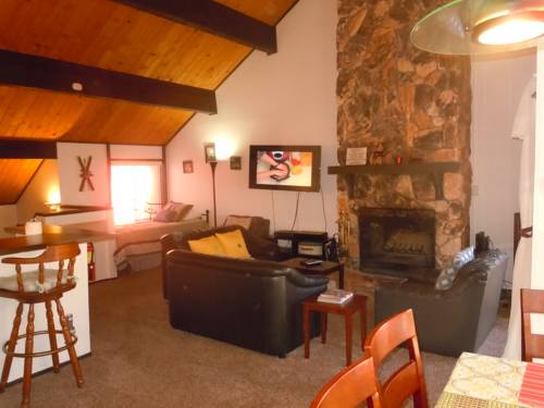 Two-Bedroom plus Den Deluxe Unit #120 by Escape For All Seasons, Big Bear Lake