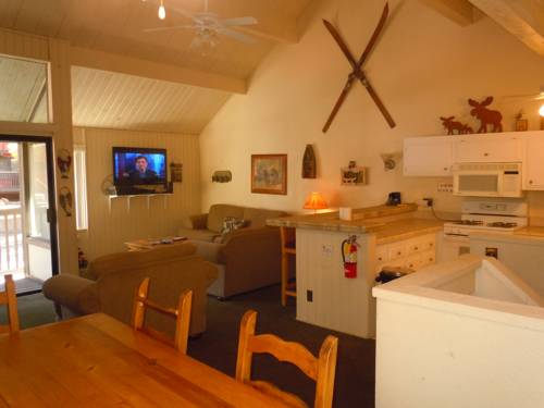 Two-Bedroom plus Den Premier Unit #31 by Escape For All Seasons, Big Bear Lake