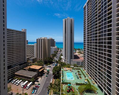 Waikiki Banyan Tower 2 Suite 2014, Honolulu