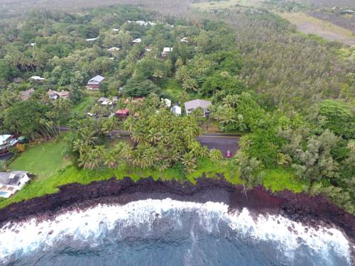 Whale House at Kehena Beach, Pahoa