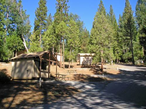 Yosemite Lakes Bunkhouse Cabin 27, Harden Flat