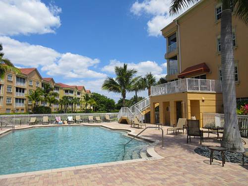 Bella Lago #122 Apartment, Fort Myers Beach