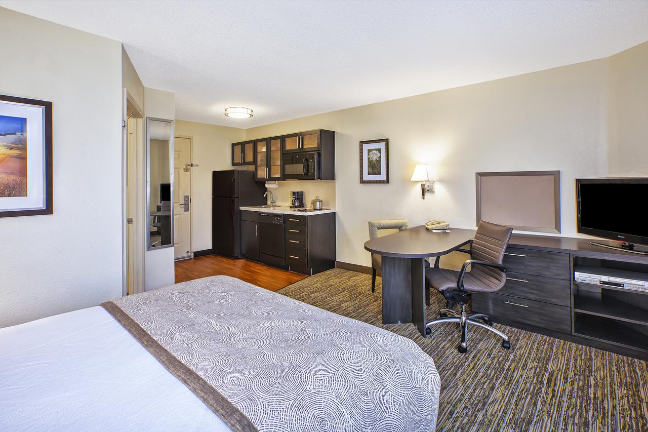 Candlewood Suites Indianapolis Northeast, Indianapolis