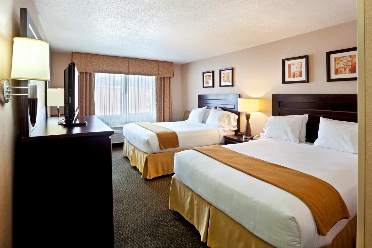 Clarion Inn & Suites, Medford