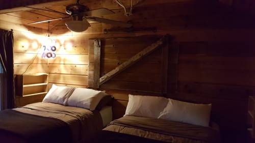 Country Cabins Motel, Chariton