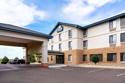 Days Inn & Suites by Wyndham Denver International Airport, Aurora