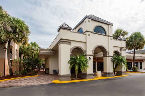 Days Inn & Suites by Wyndham Orlando Airport, Orlando