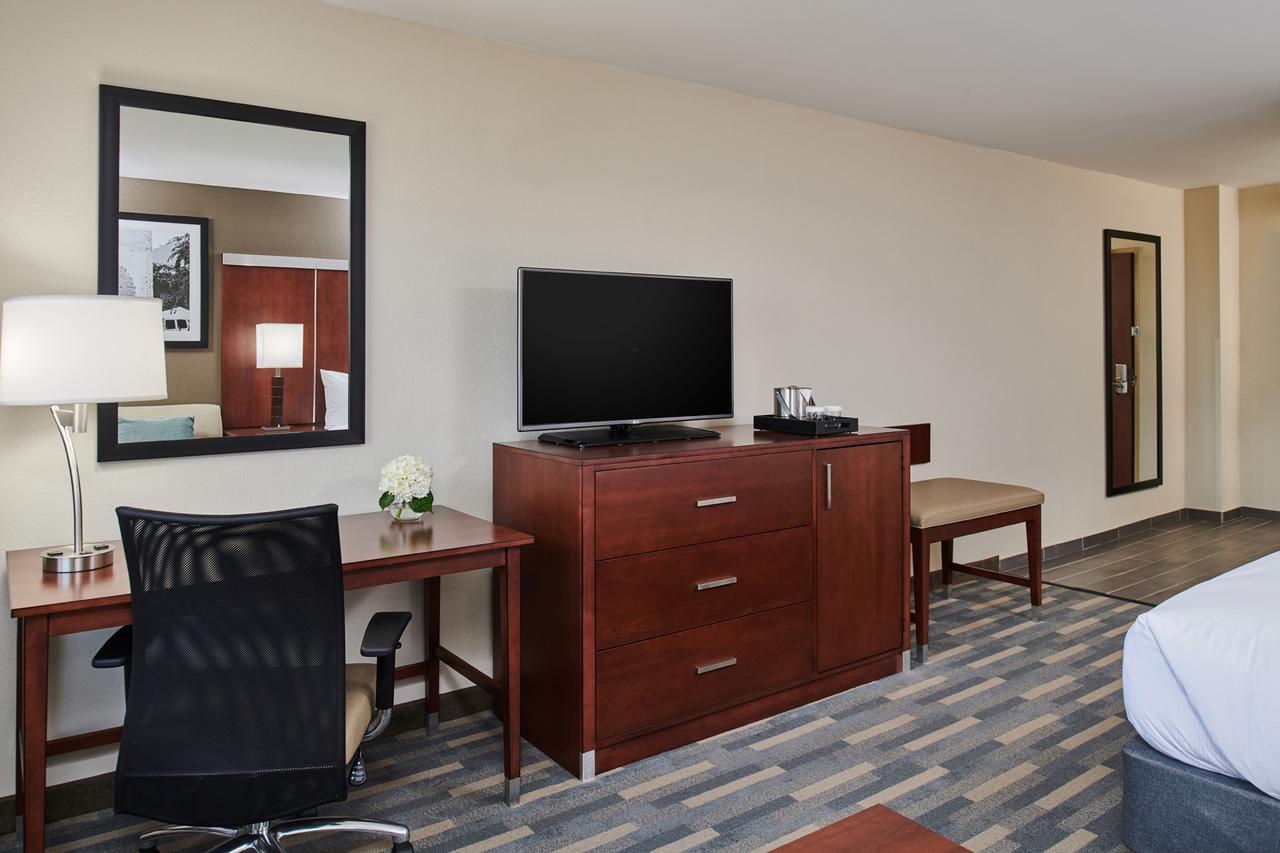 Doubletree By Hilton Raleigh Crabtree Valley, Tysonville
